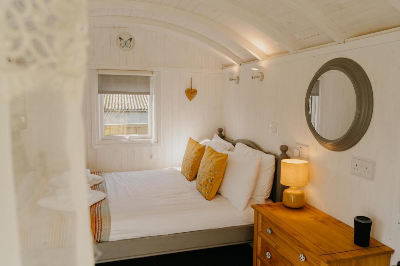 Little England Retreats - Cottage, Yurt And Shepherd Huts Othery 외부 사진