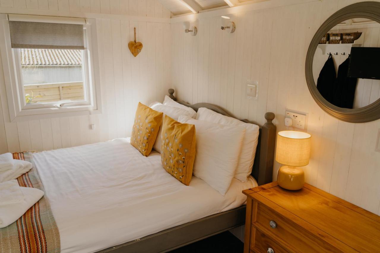 Little England Retreats - Cottage, Yurt And Shepherd Huts Othery 외부 사진