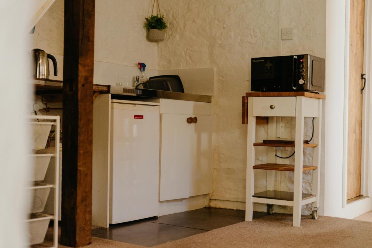 Little England Retreats - Cottage, Yurt And Shepherd Huts Othery 외부 사진