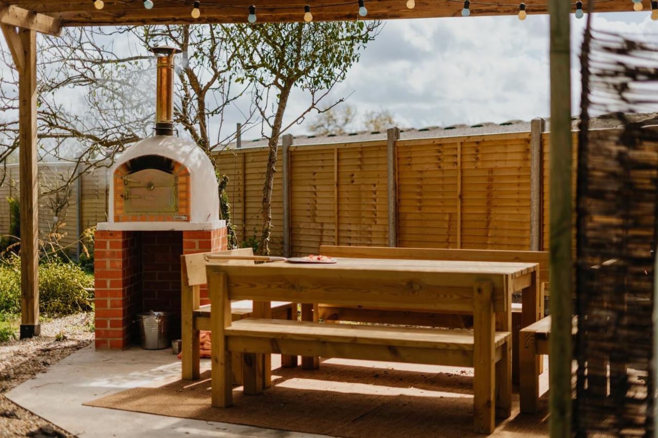 Little England Retreats - Cottage, Yurt And Shepherd Huts Othery 외부 사진