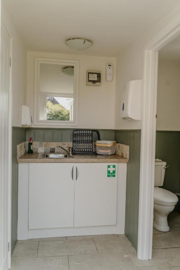 Little England Retreats - Cottage, Yurt And Shepherd Huts Othery 외부 사진
